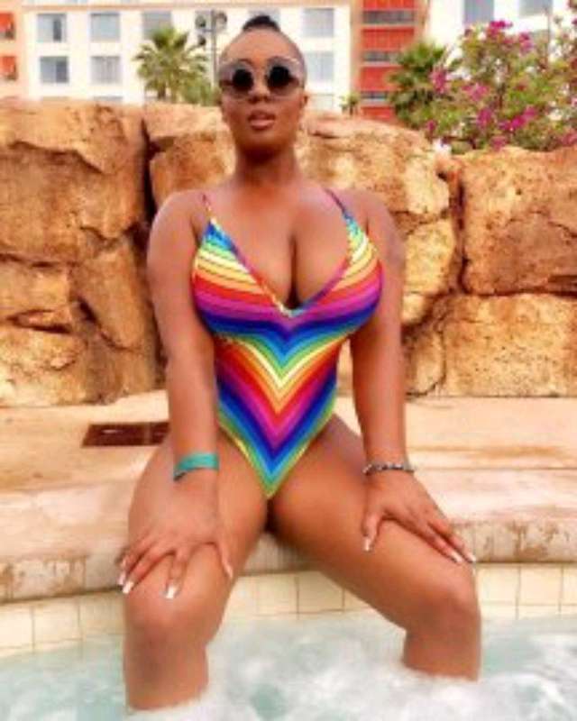SCAMMER WITH PHOTOS OF LAYTON BENTON PouQkd_7lN1HQ4F_ICnIkAhDF1jQ5x7S05B_Ha_Ue58v83buKqjkJajhUnMvu33d